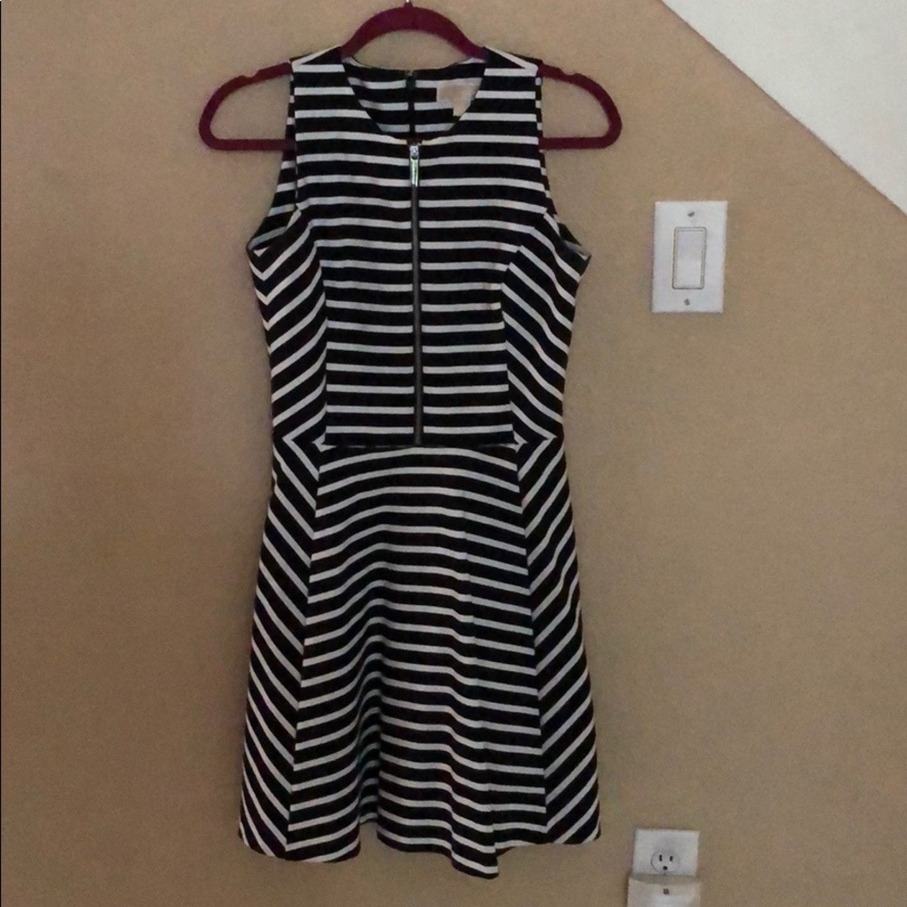 Line pattern Michael Kors dress